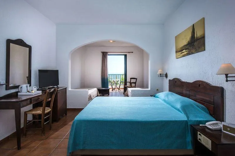 FAMILY ROOM GARDEN VIEW Room, Hersonissos Village, Crete
