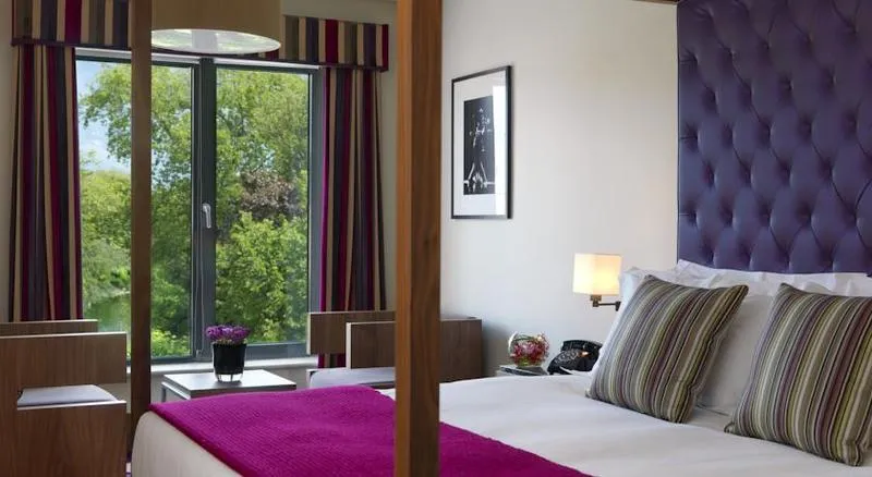 SINGLE SUPERIOR Room, Fitzwilliam Hotel, Dublin