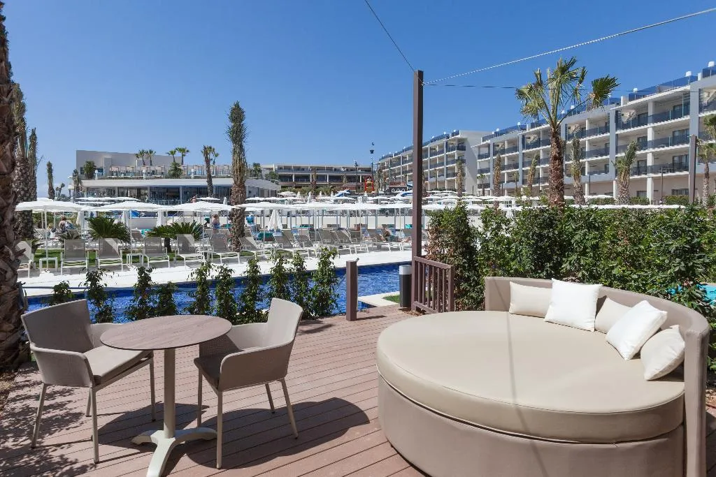 SUITE POOL VIEW Room, Zafiro Palace Alcudia, Majorca
