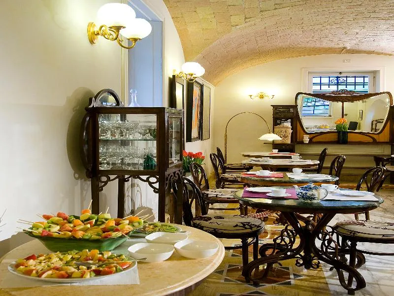 Restaurant, Emona Aquaeductus, Naples