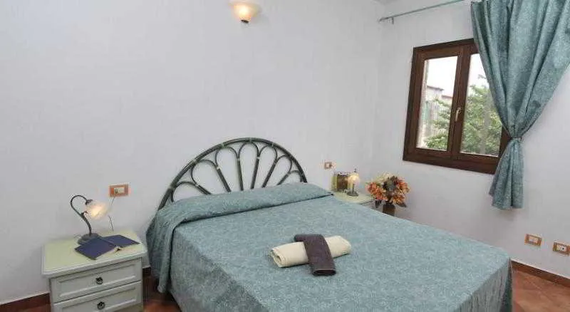 Room, Residence IL Faro, Olbia