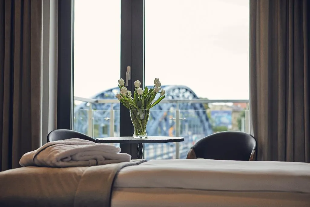 TWIN SUPERIOR Room, The Bridge Suites, Krakow