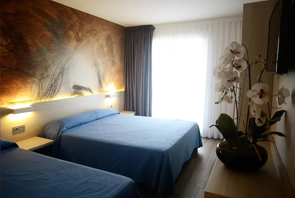 Double or Twin POOL VIEW Room, Riviera, Costa Brava