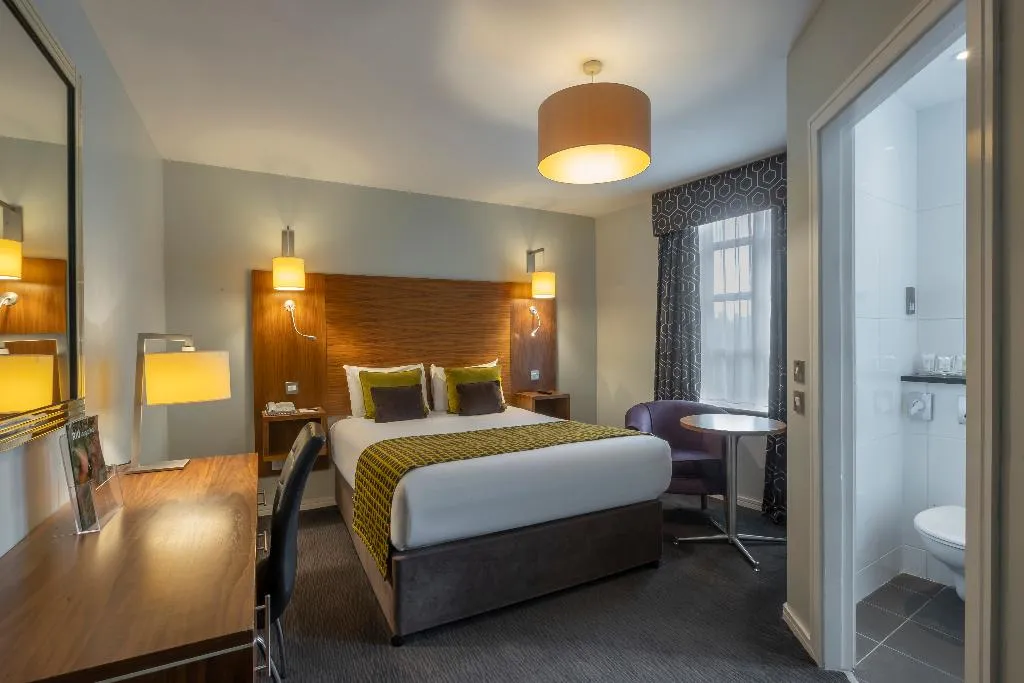 Double or Twin DELUXE Room, Hotel Riu Plaza The Gresham Dublin, Dublin