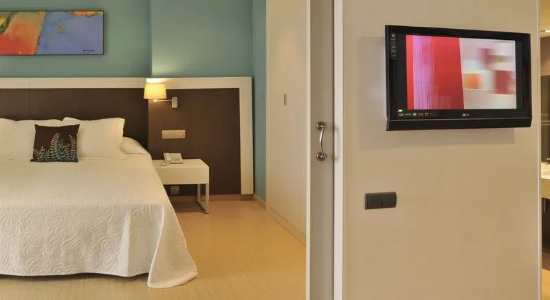 JUNIOR SUITE STANDARD Room, GHT Oasis Park & Spa, Costa Brava