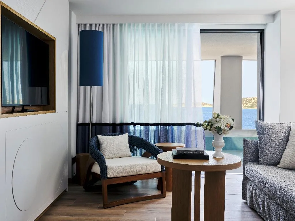JUNIOR SUITE WITH PRIVATE POOL Room, Intercontinental Crete By Ihg, Crete