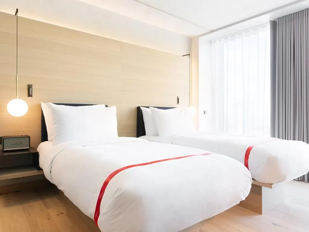 Double or Twin RUN OF HOUSE Room, Ruby Emma Hotel Amsterdam by IHG, Amsterdam