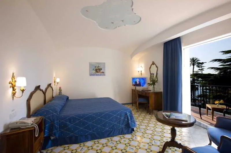 Room, Grand Hotel la Favorita, Naples