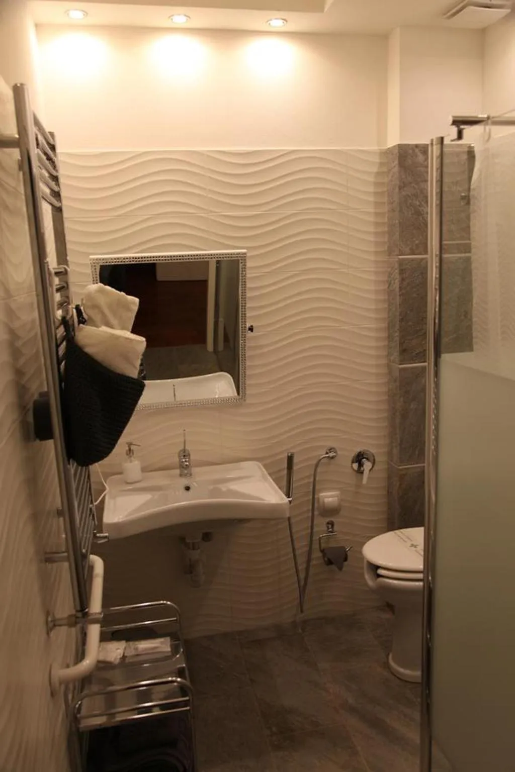 DOUBLE SUPERIOR Room, Atmos Luxe Navigli Hostel & Rooms, Milan