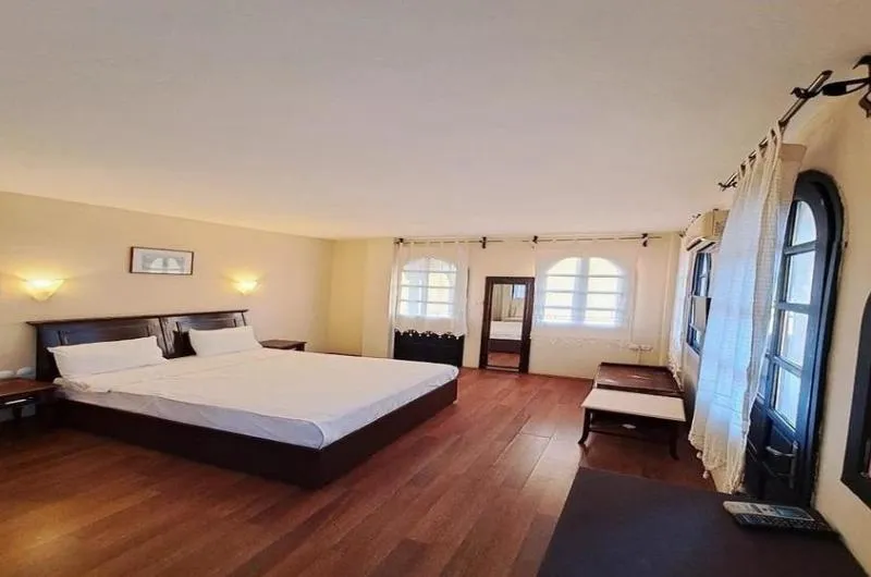 Room, Altinsaray, Izmir