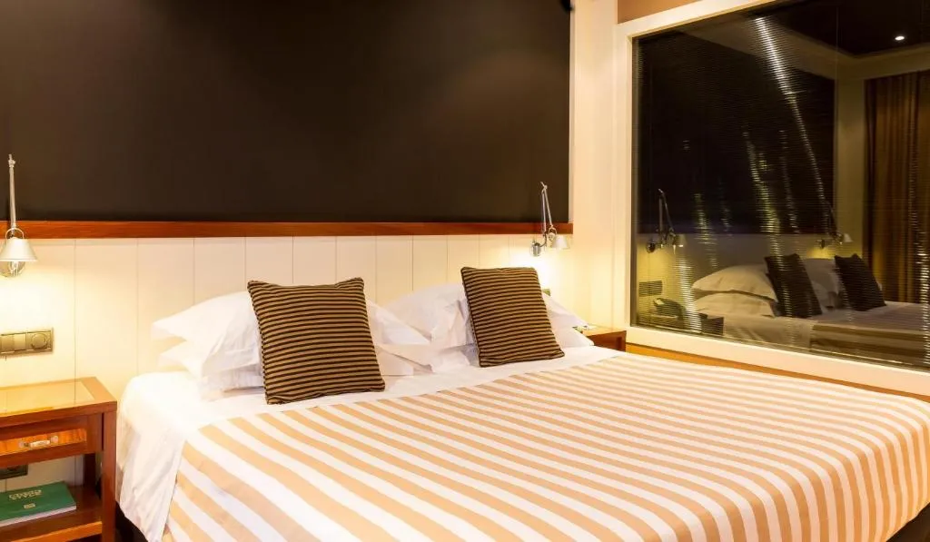 DOUBLE STANDARD Room, U232, Barcelona
