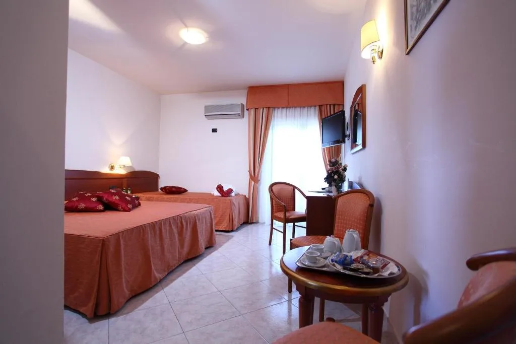 TRIPLE STANDARD Room, Za Maria, Palermo