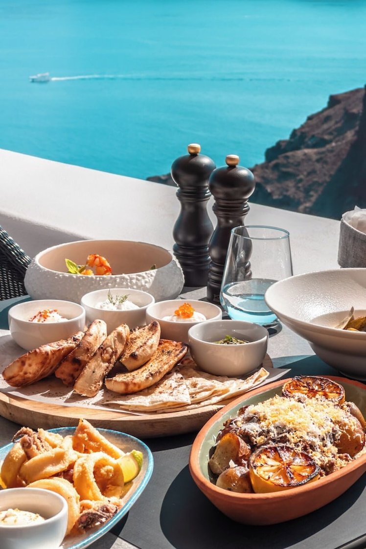 Oia Castle Luxury Suites, Santorini