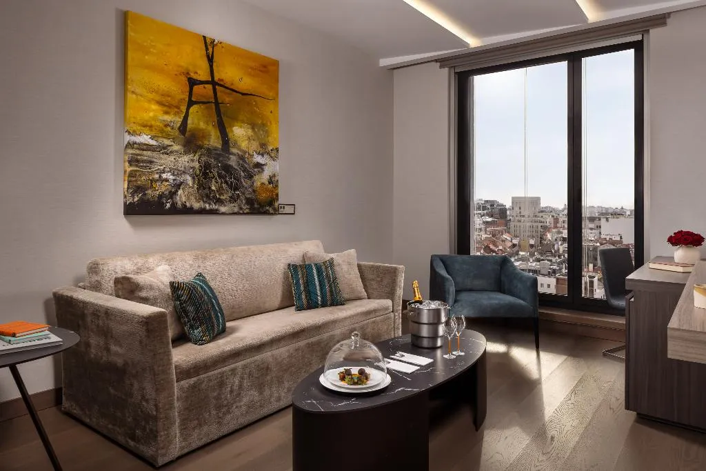 SUITE CAPACITY 1 Room, VP Plaza España Design, Madrid