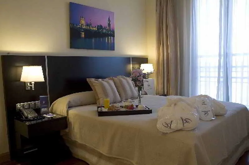 Room, Clement Barajas, Madrid