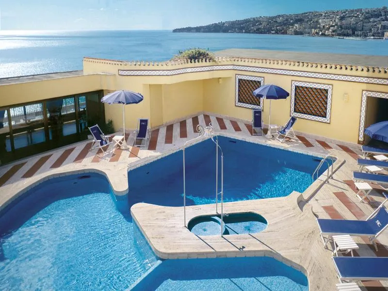 Pool, Royal Continental, Naples