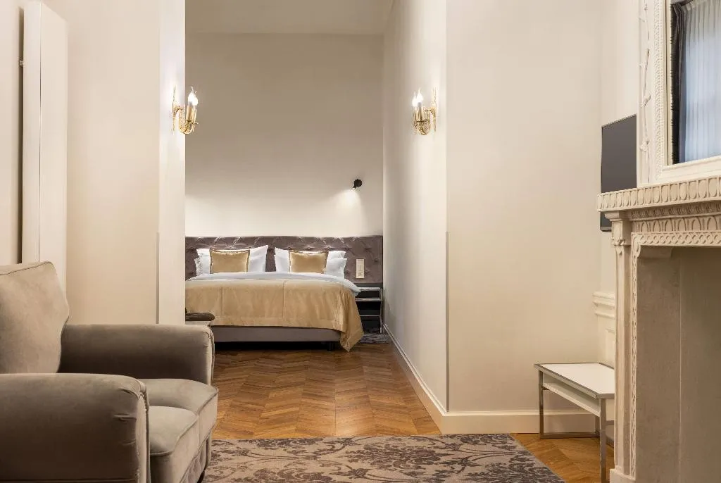 JUNIOR SUITE STANDARD Room, Wyndham Grand Krakow Old Town, Krakow