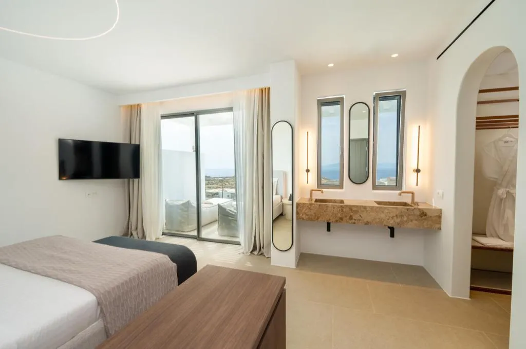 JUNIOR SUITE WITH JACUZZI WITH VIEWS Room, Muse Of Mykonos, Mykonos