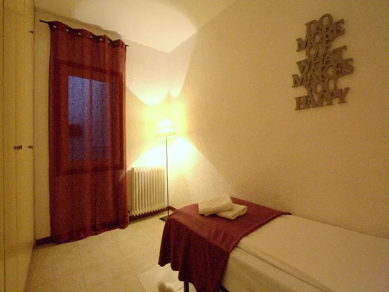 APARTMENT CAPACITY 9 FOUR BEDROOMS Room, Charm Apartments BCN, Barcelona
