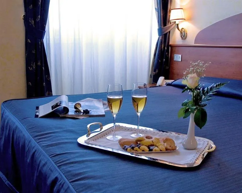 DOUBLE SINGLE USE STANDARD Room, Laura, Rome