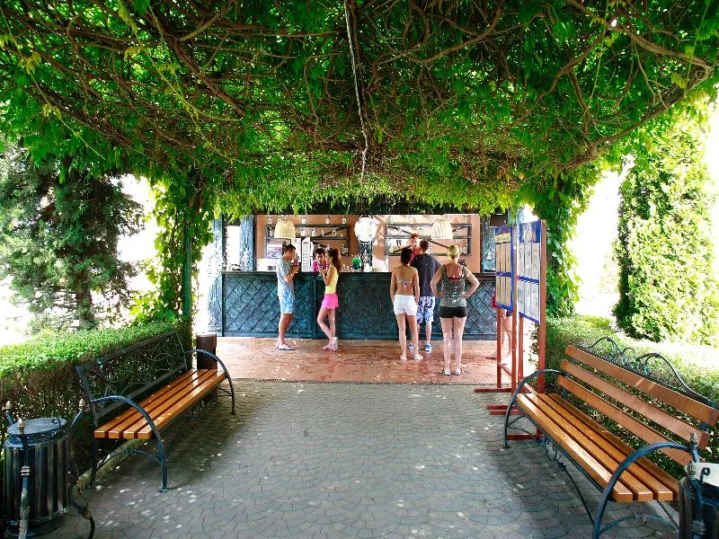 Bar, Alba, Bourgas