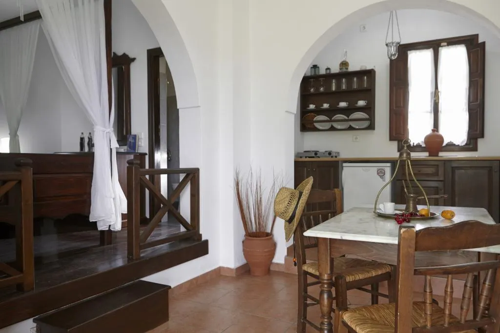 STUDIO STANDARD Room, Anna Apartments, Santorini