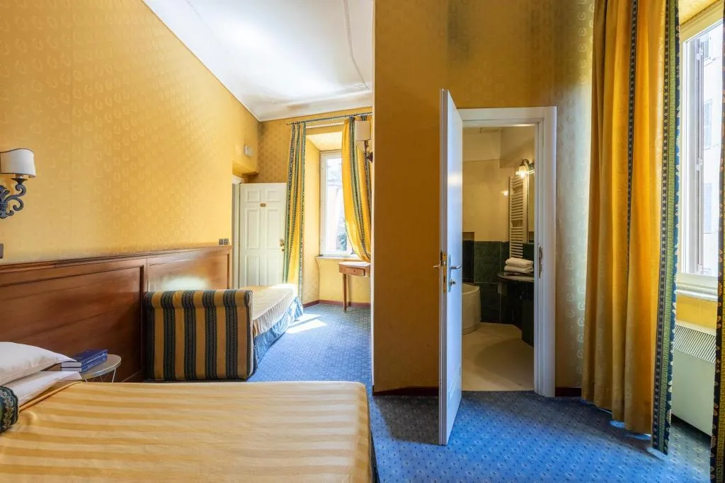 QUADRUPLE CLASSIC Room, Boutique Hotel Coppedè, Rome