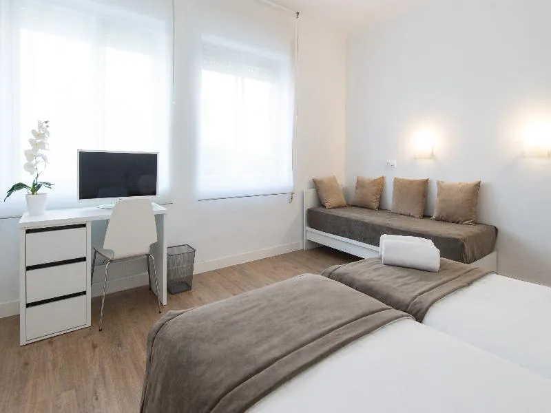 DOUBLE STANDARD Room, NeoMagna Madrid, Madrid