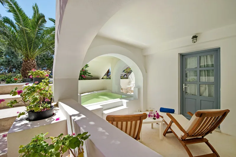 STUDIO WITH JACUZZI Room, Atlantis Beach Villas, Santorini
