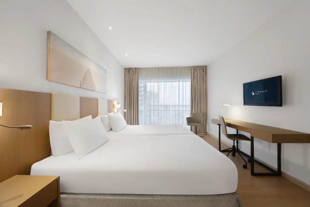 FAMILY ROOM CAPACITY 4 Room, Eurostars Oasis Plaza, Porto