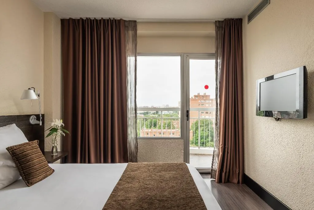 TRIPLE STANDARD Room, Medium Valencia, Valencia