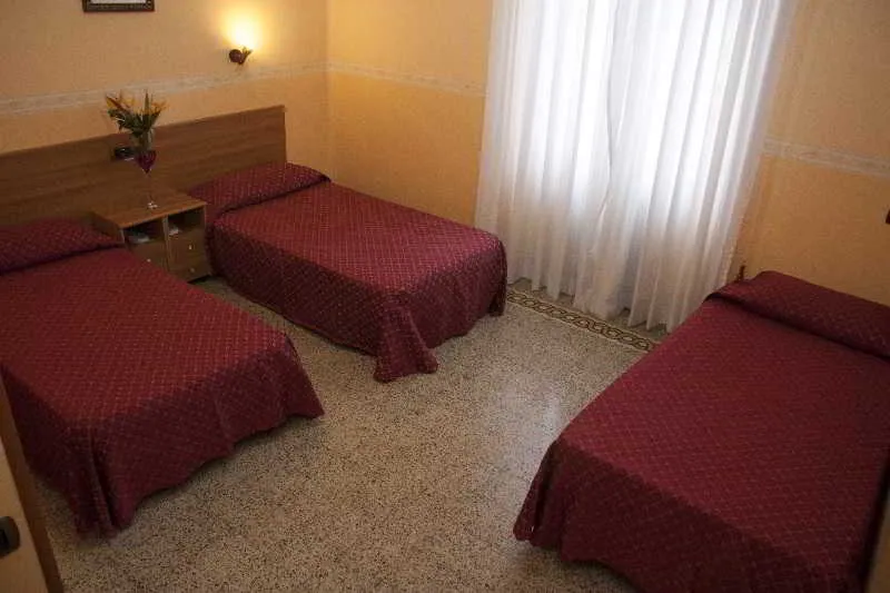 Room, Casa La Salle, Rome