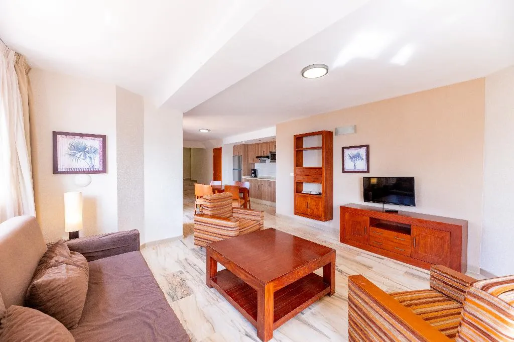 APARTMENT CAPACITY 7 THREE BEDROOMS Room, Vistasur, Tenerife