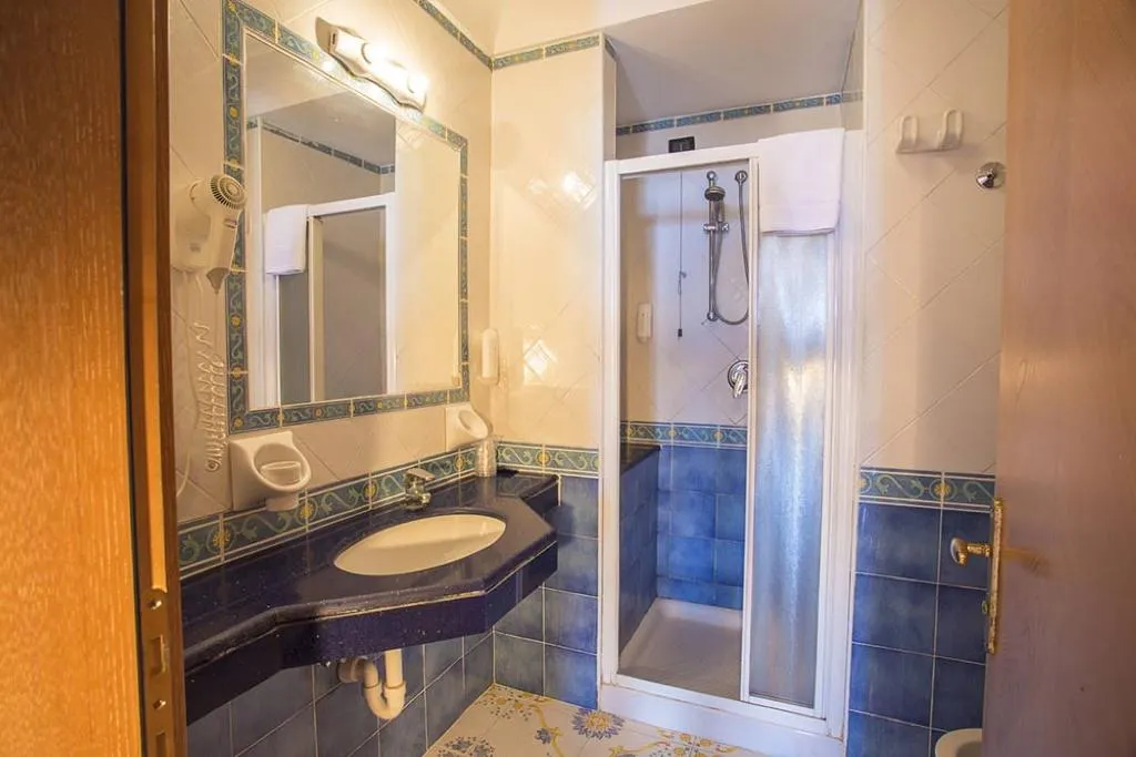 TRIPLE STANDARD Room, Terme Saint Raphael Hotel, Naples