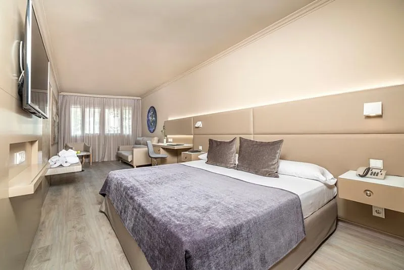 DOUBLE DELUXE Room, Salles Hotel Pere IV, Barcelona