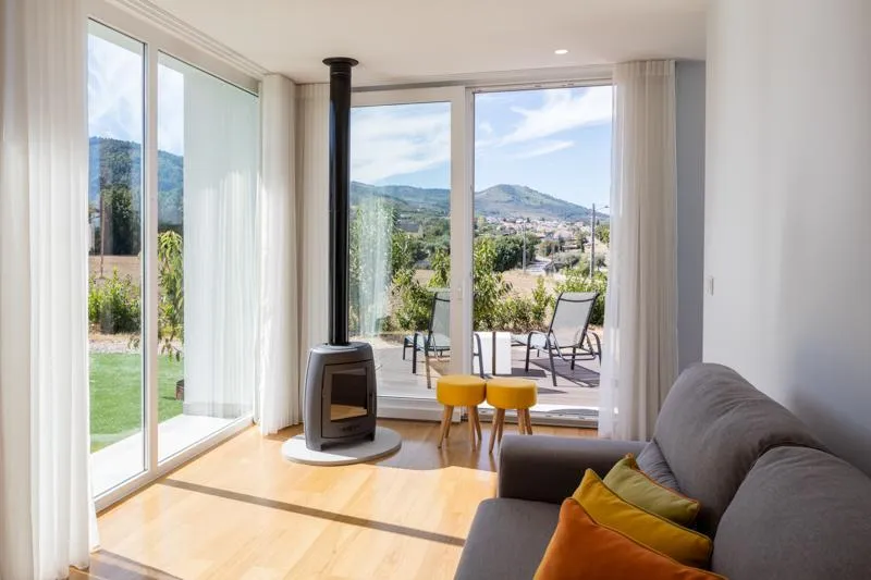 VILLA QUEEN SIZE BED Room, Cerca Design House, Porto