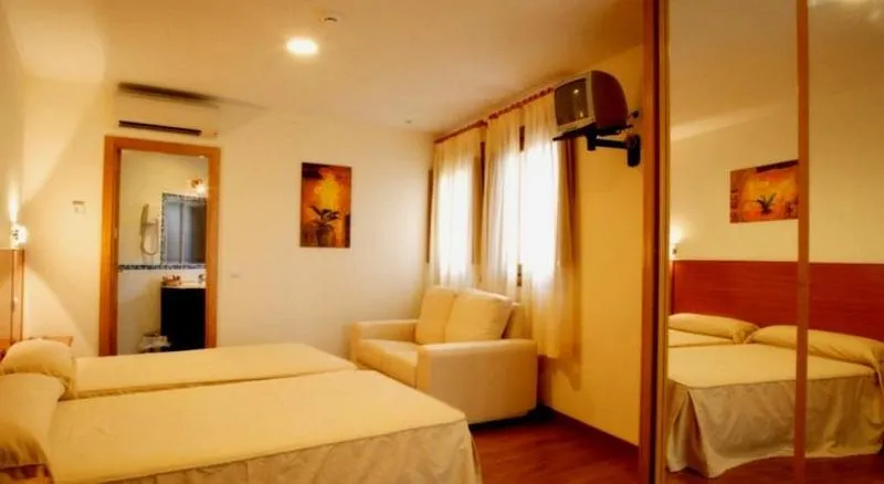 TRIPLE STANDARD Room, Eurico, Madrid