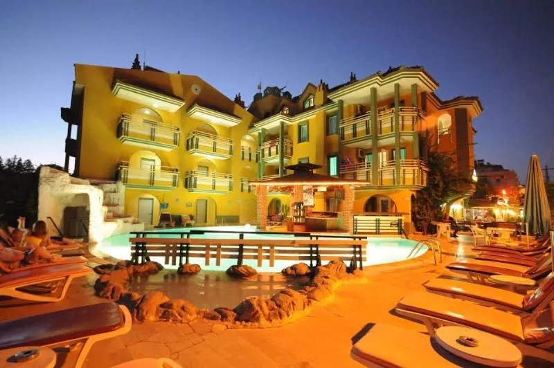 Terrace, Rayon Apart, Dalaman