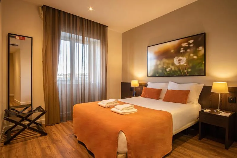 JUNIOR SUITE STANDARD Room, Riversuites, Porto