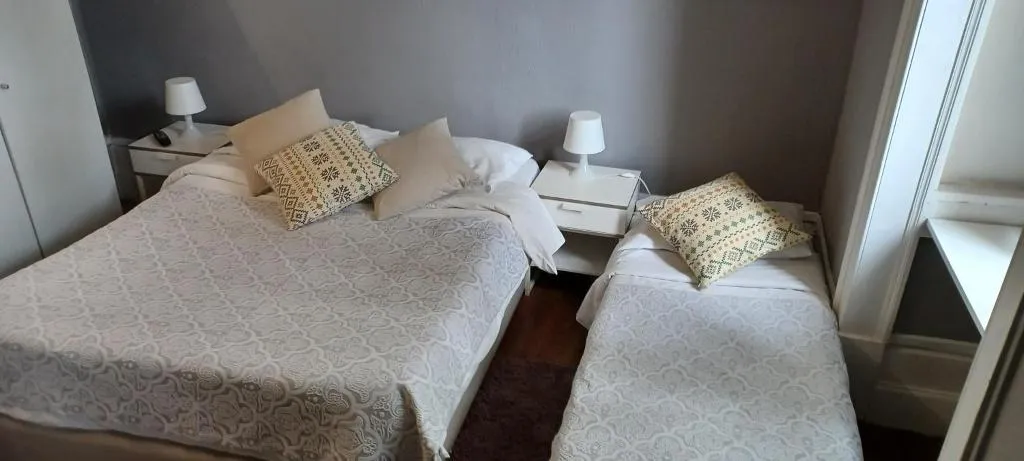 DOUBLE CAPACITY 3 Room, WW Hostel & Suites, Porto