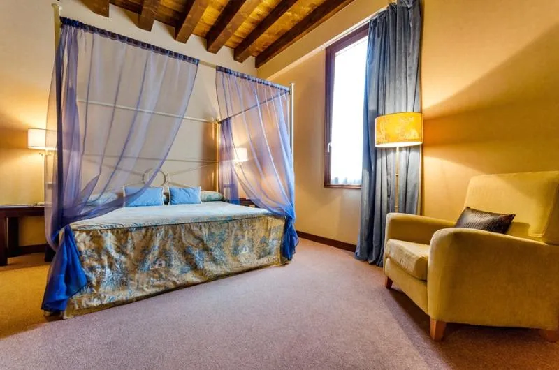 Double or Twin SUPERIOR Room, Palacio San Facundo, Madrid
