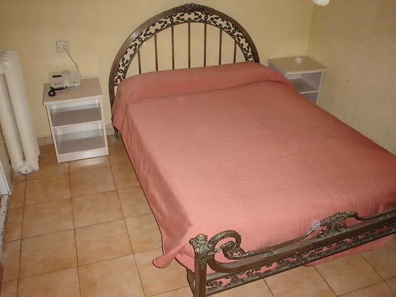 Room, Galicia, Madrid