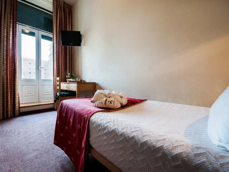 SINGLE STANDARD Room, Residencial Lar do Areeiro, Lisbon
