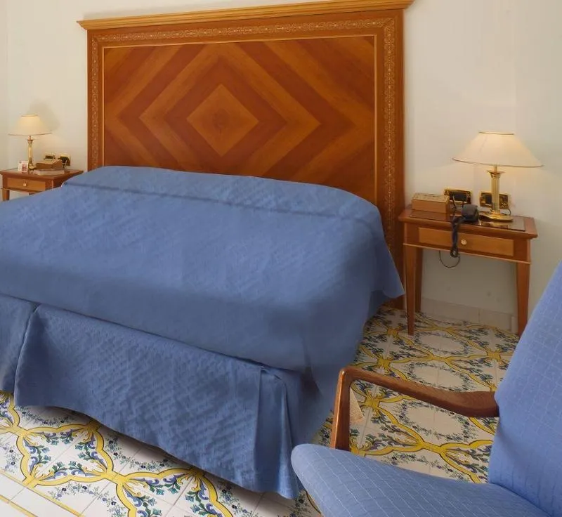 DOUBLE ECONOMY Room, Continental, Naples