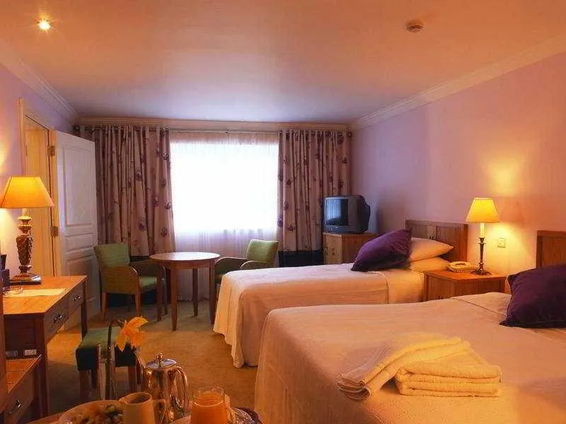 TWIN STANDARD Room, Castle Hotel Macroom, Cork