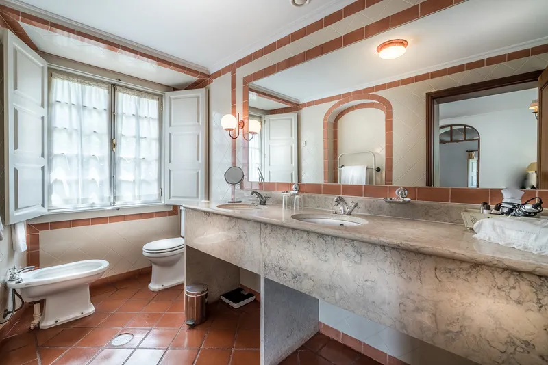 SUITE STANDARD Room, Lawrence's Hotel, Lisbon