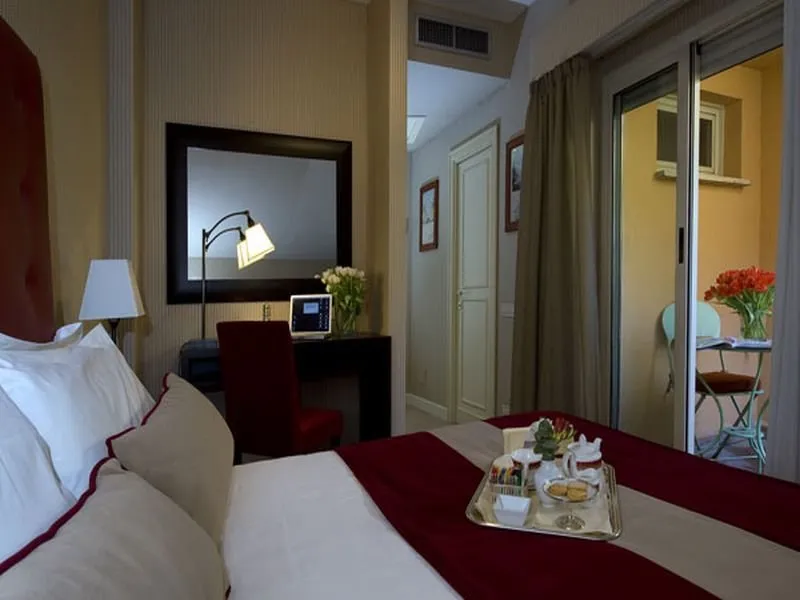 Room, Dei Borgognoni, Rome
