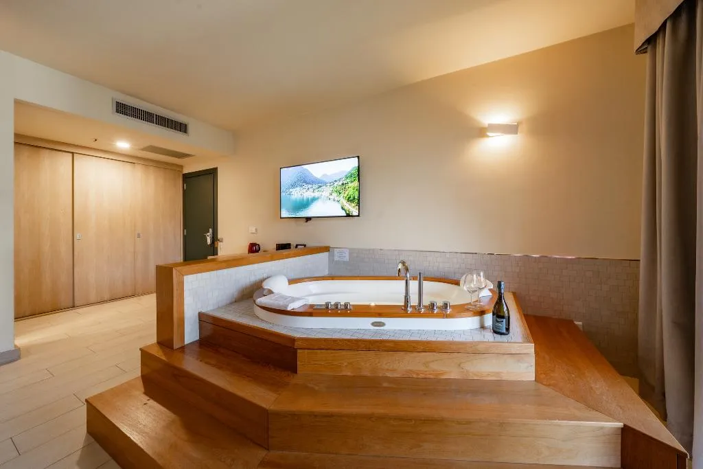 SUITE WITH JACUZZI WITH VIEWS Room, Hotel Griso Collection, Milan