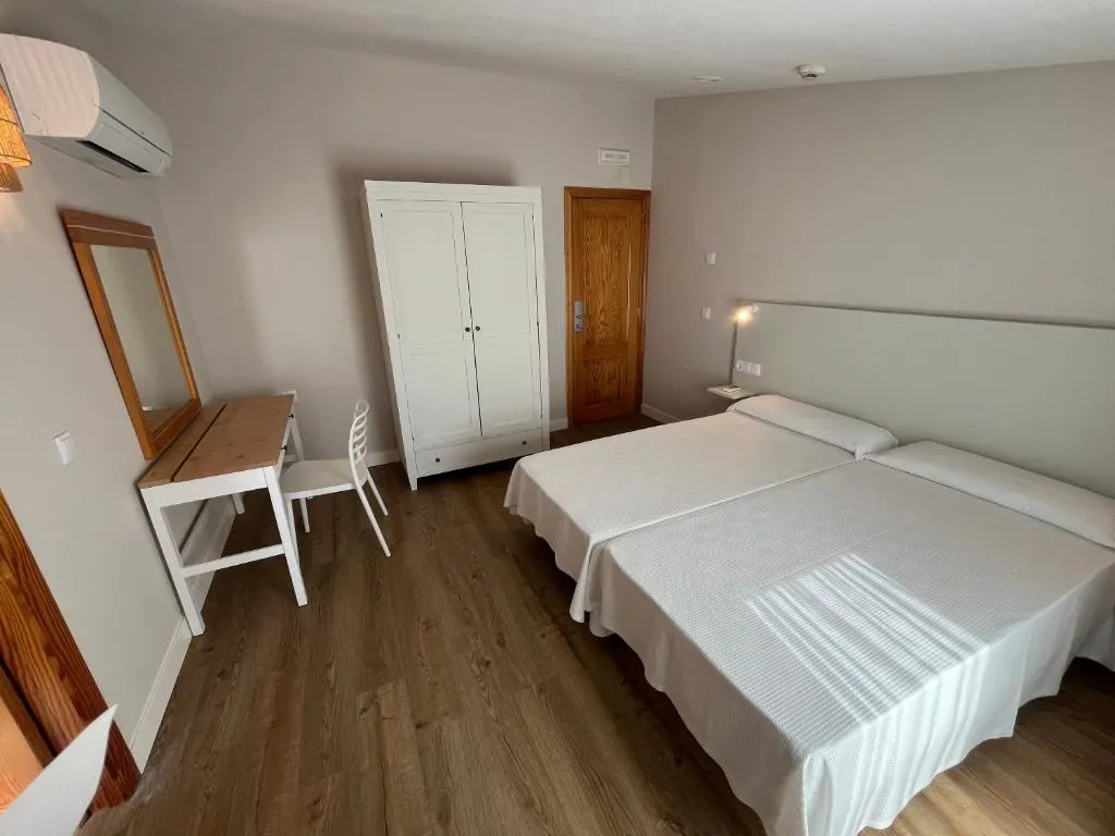 Room DELUXE WITH BALCONY Room, Aparthotel Pinosol, Costa Blanca