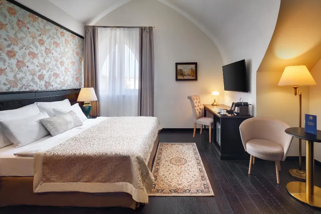 DOUBLE DELUXE Room, Hotel Savoy Prague, Prague